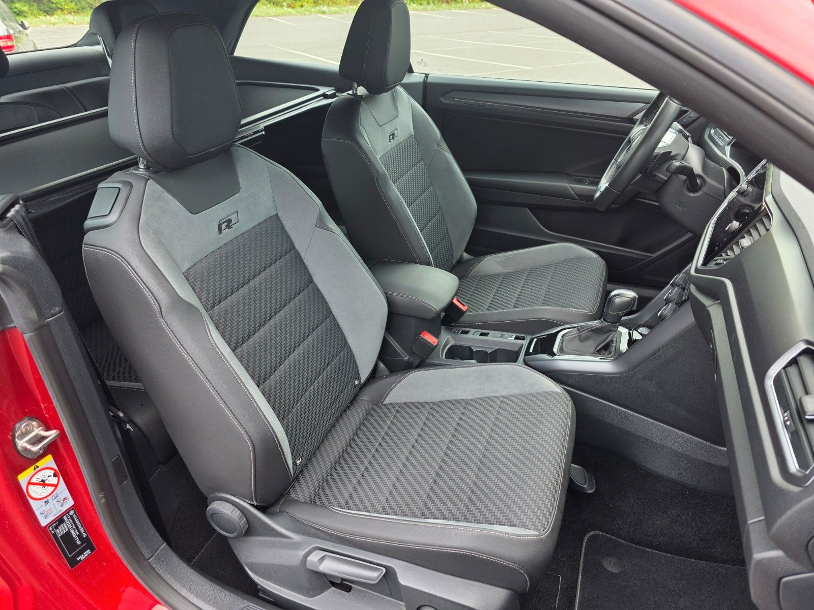 Volkswagen T-Roc R-Line Black - Samsaru's Car Outlet