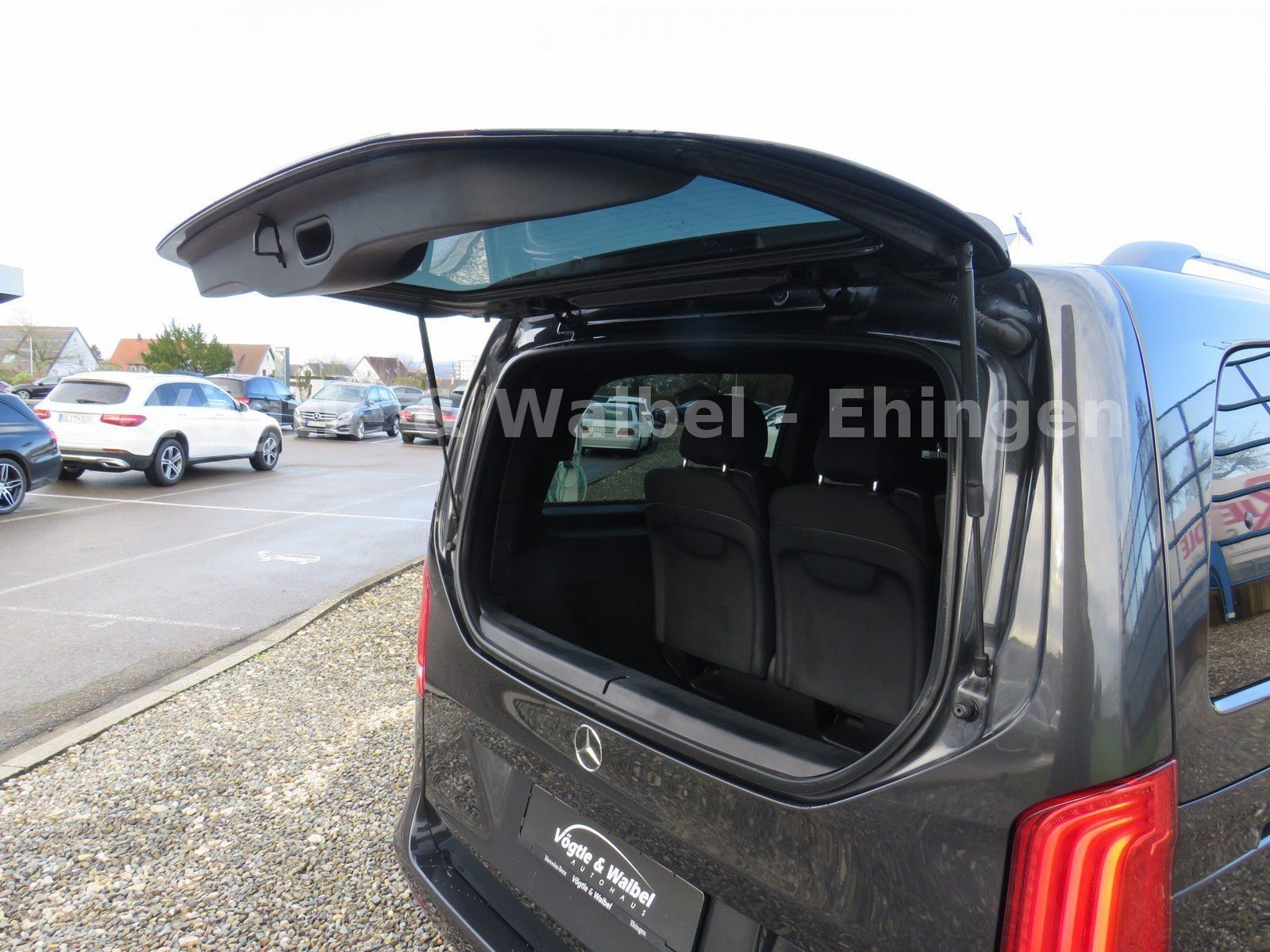 Mercedes-Benz V 300 d ED Lang - Samsaru's Car Outlet