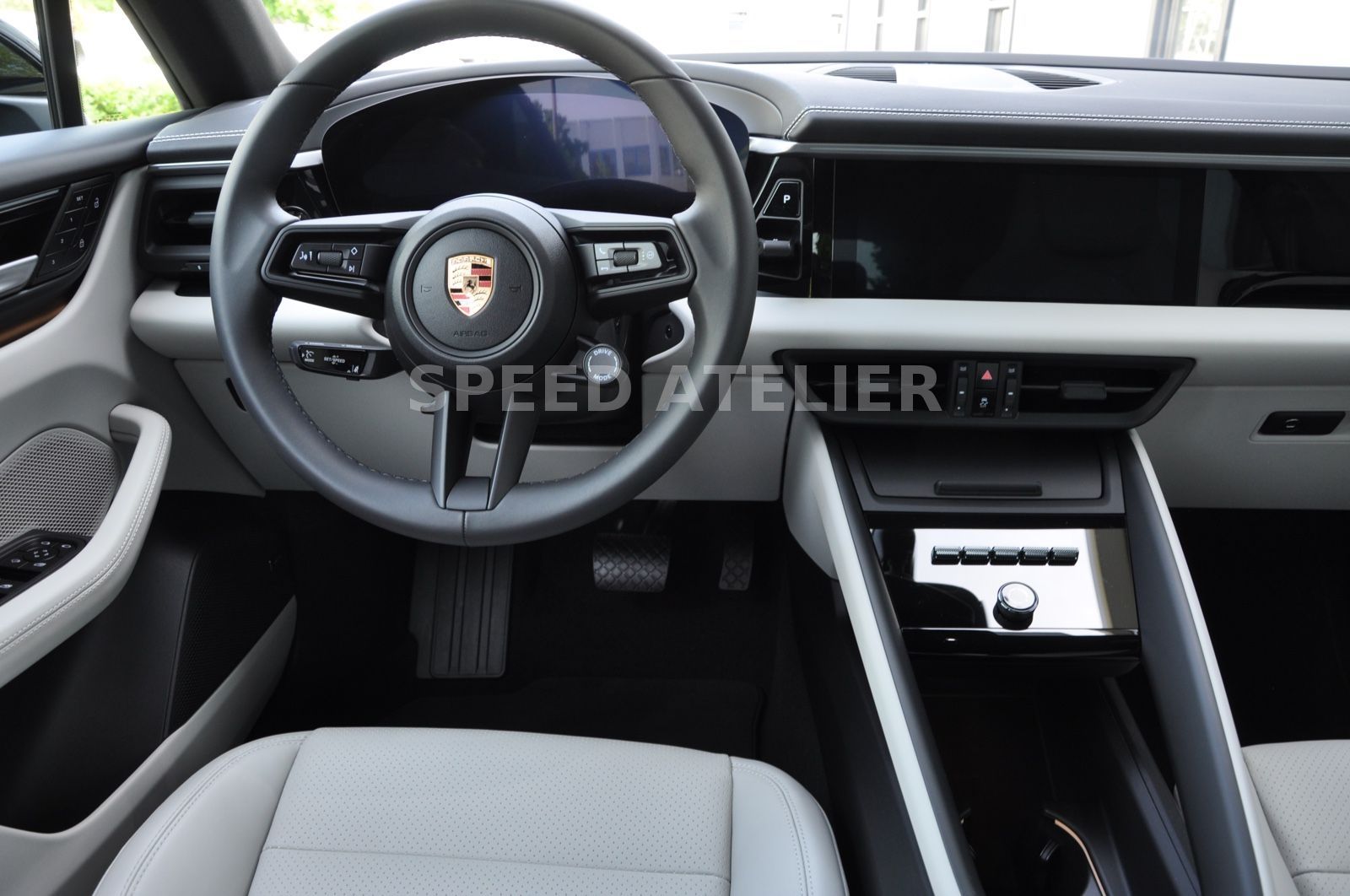 Porsche Macan 4 - Samsaru's Car Outlet