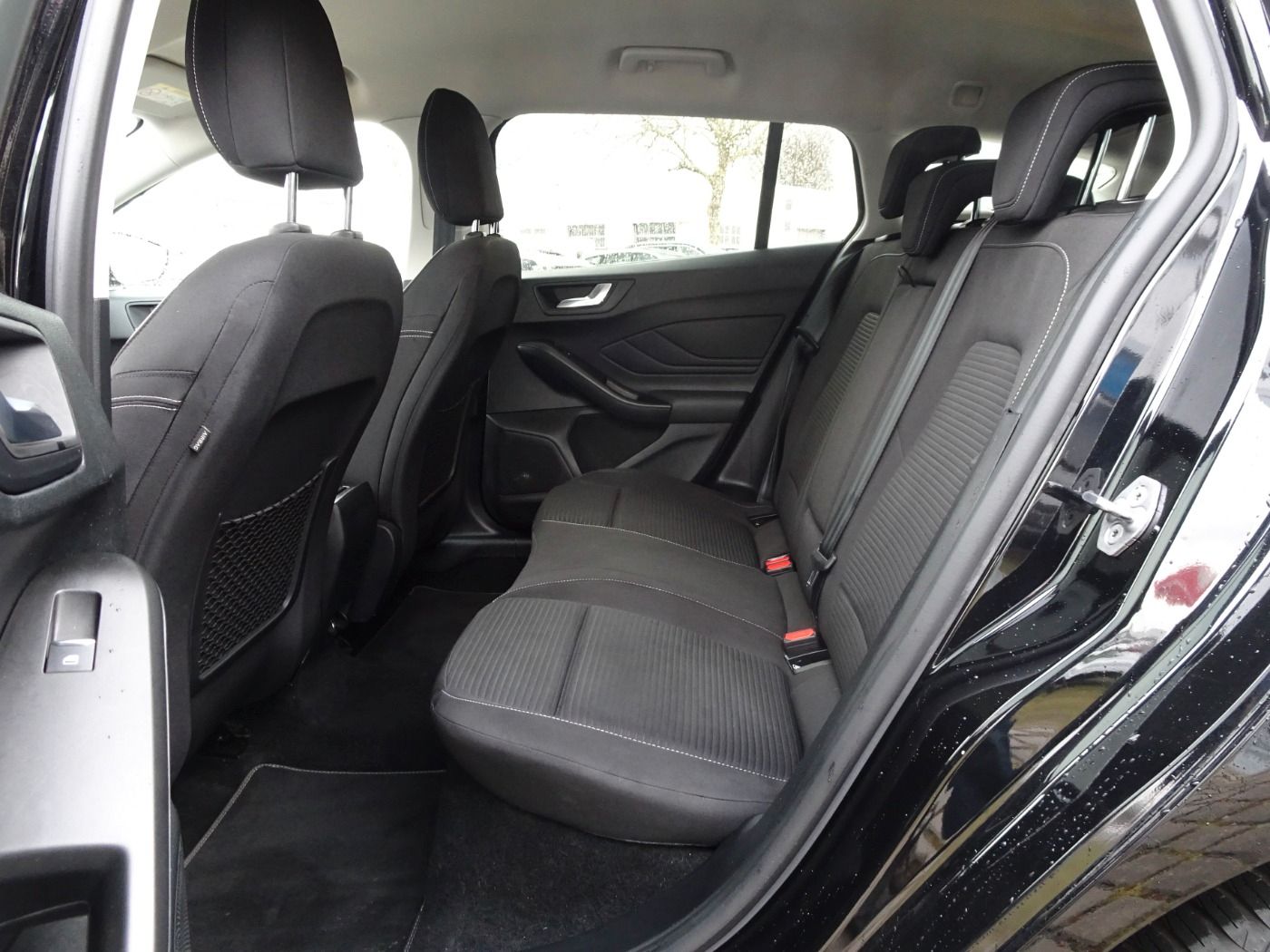 Ford Focus Turnier 1.5 Titanium X Aut - Samsaru's Car Outlet