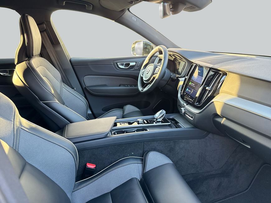 Volvo XC60 T6 AWD Plug-in Hybrid Plus Dark