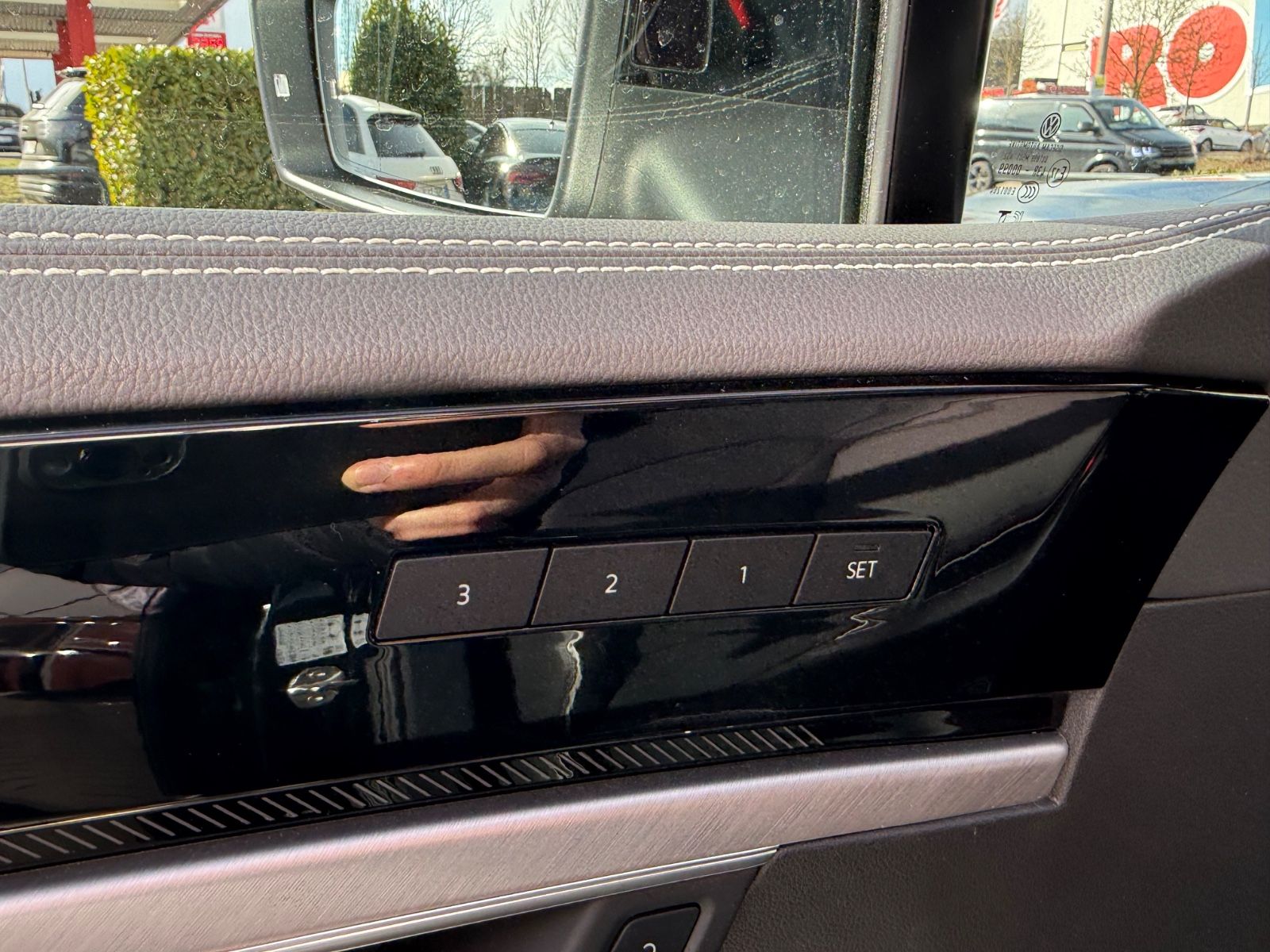 Volkswagen Touareg TDI Luft ACC Stdhzg AHK Pano Allradlenk