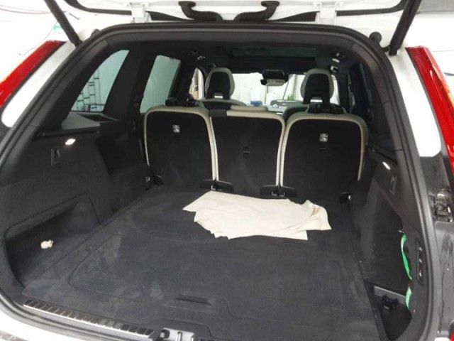 Volvo XC90 B5 R-Design/AHK/Pano/Four-C/StHz/HuD/22Zoll