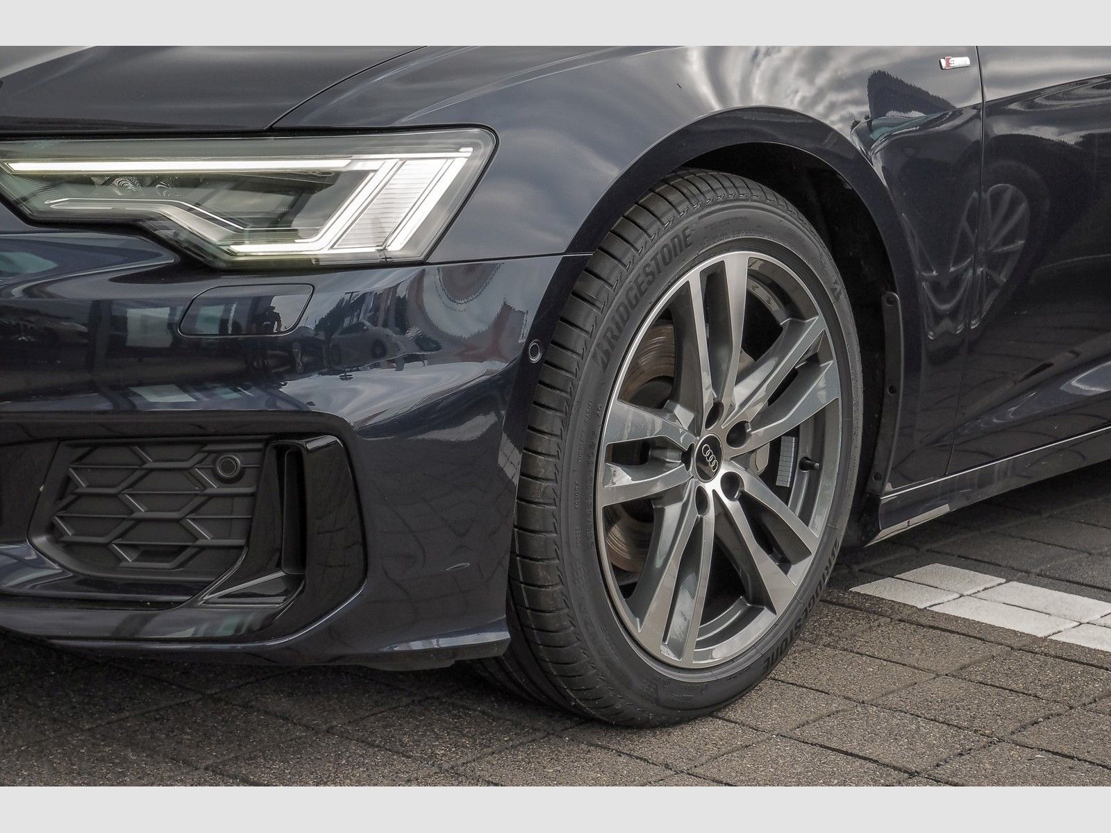 Audi A6 Avant 40TDI S line Black - Samsaru's Car Outlet