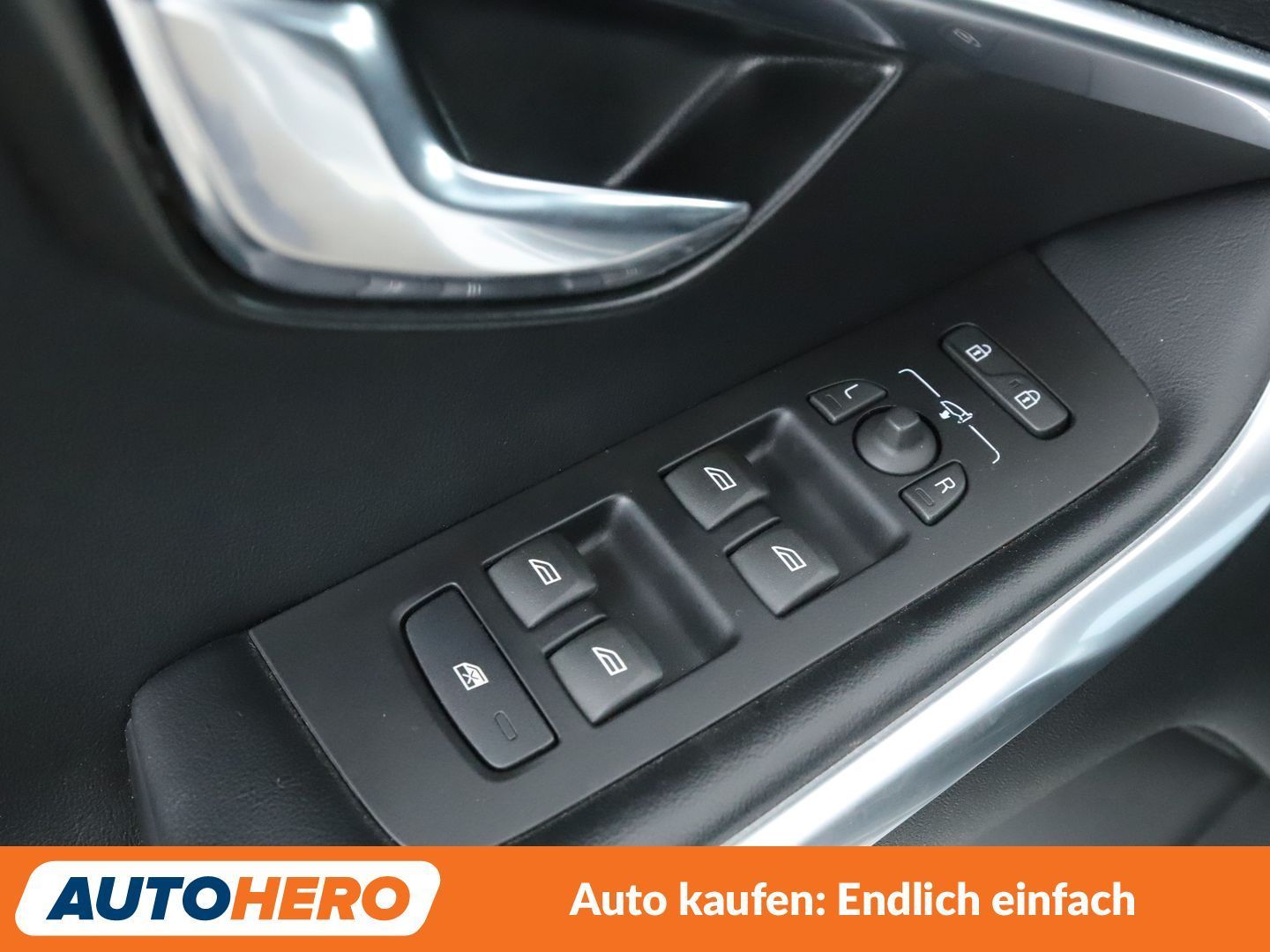 Volvo V40 2.0 T2 R-Design*NAVI*TEMPO*CAM*PDC*SHZ*