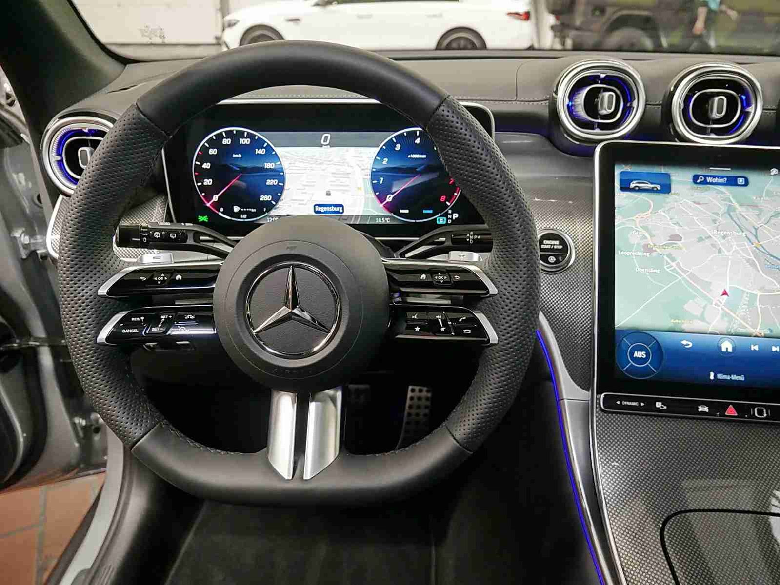 Mercedes-Benz GLC 300 4MATIC AMG MBUX Night Ambiente LED Pano