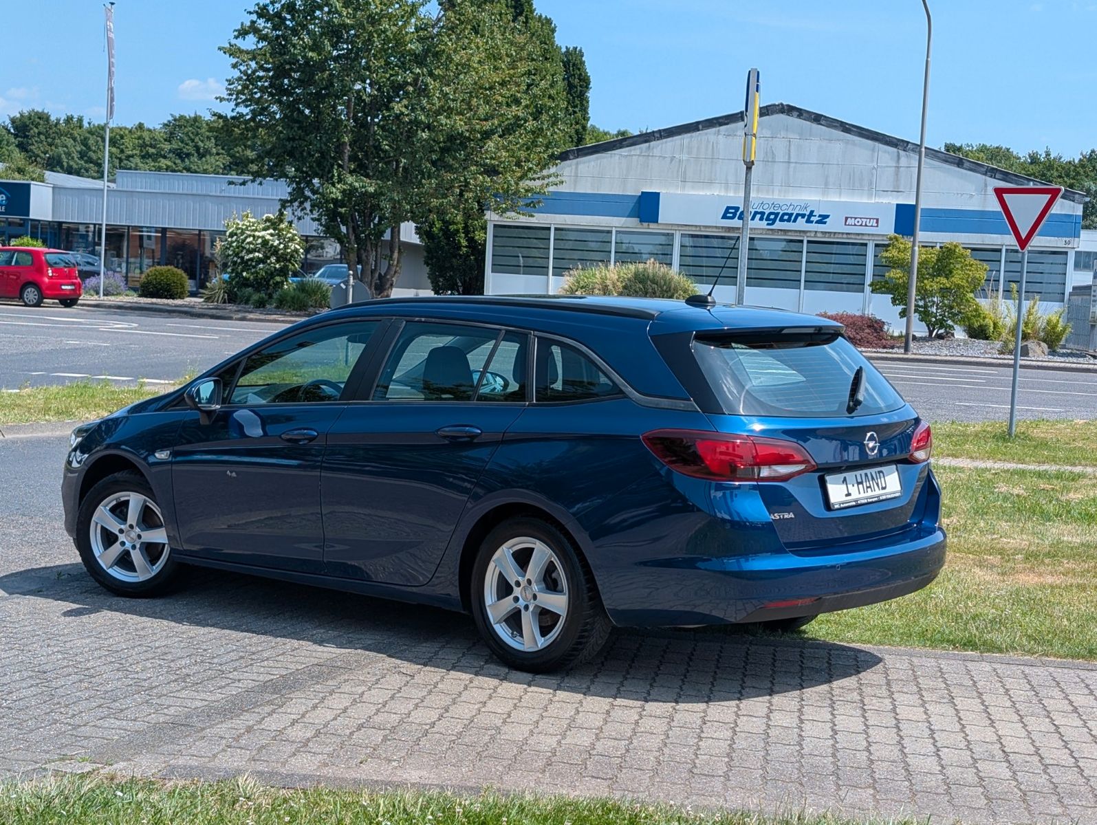 Opel Astra K Sports Tourer Business - Samsaru's Car Outlet