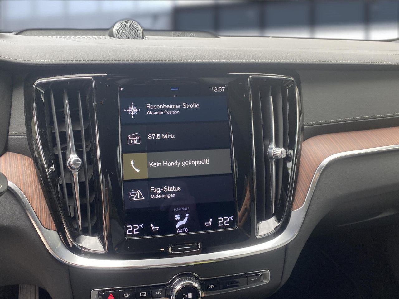 Volvo V60 Plus Bright Recharge Plug-In Hybrid AWD Navi