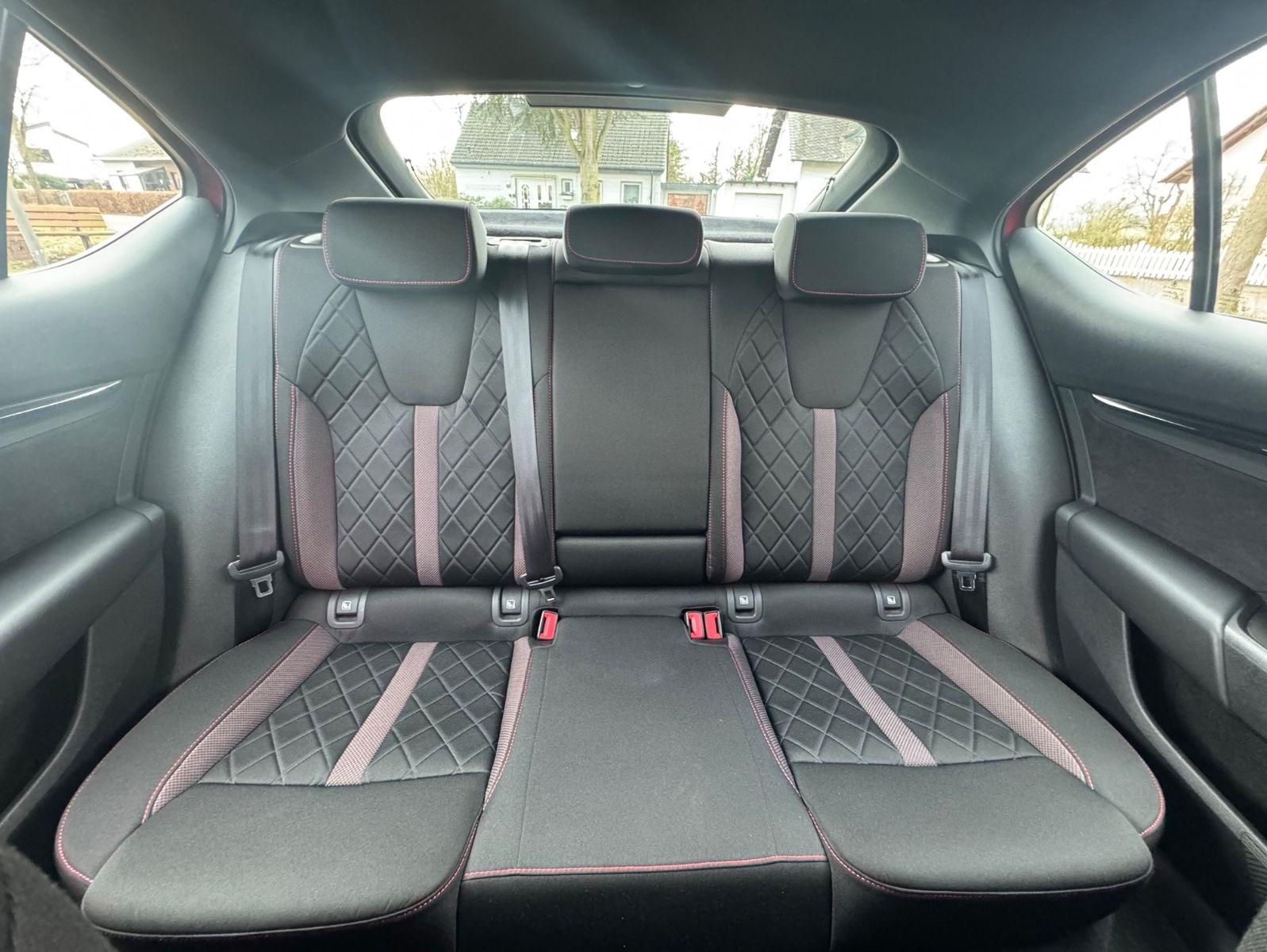 Skoda Octavia Lim. RS iV 1.4 eTSI - Samsaru's Car Outlet
