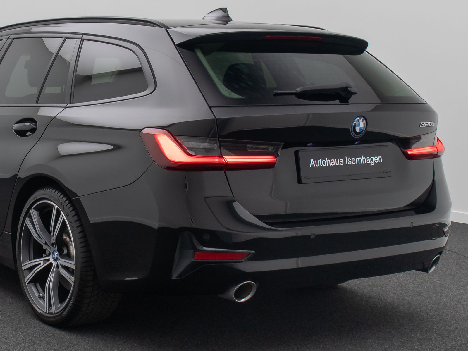 BMW 320e - Samsaru's Car Outlet