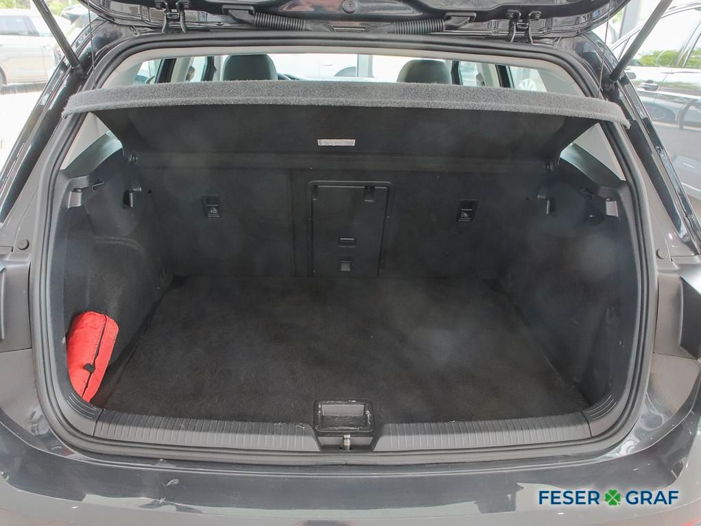 Volkswagen Golf Life 2.0 TDI DSG - Samsaru's Car Outlet