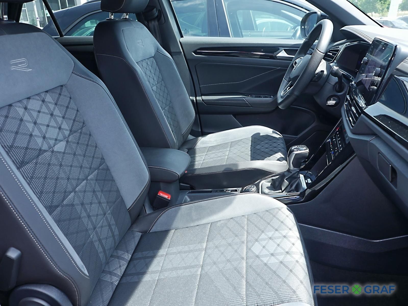Volkswagen T-Roc R-Line 2.0 TSI 4M DSG - Samsaru's Car Outlet