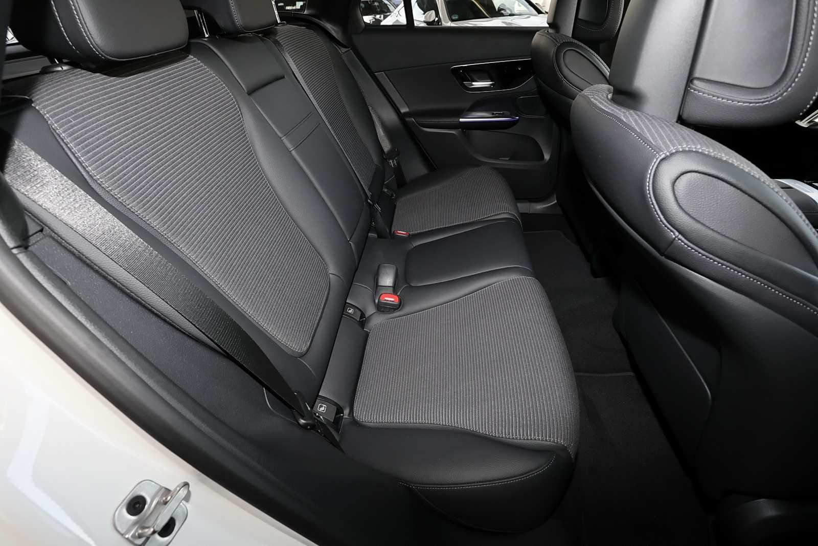 Mercedes-Benz GLC 200 4M PANO+AHK+360°+MEMORY+DISTRONIC+TOTWIN