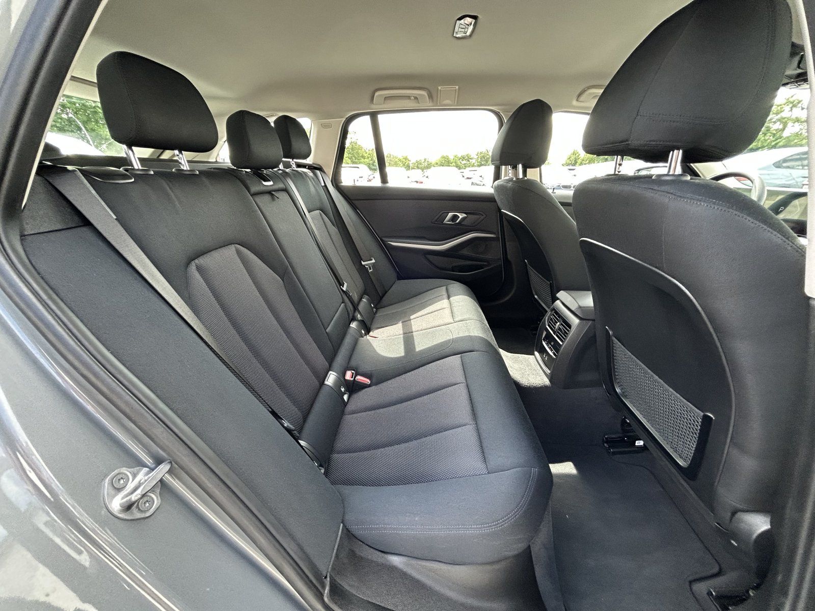 BMW 320 d Mild Hybrid xDrive - Samsaru's Car Outlet