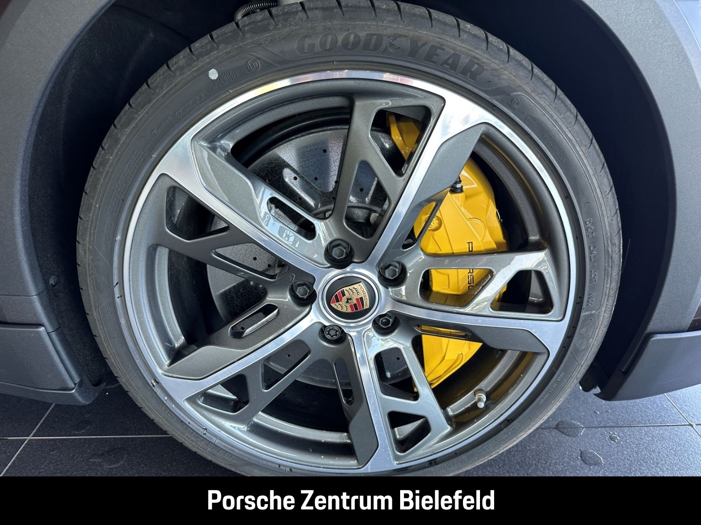 Porsche Taycan Turbo S Cross Turismo Burmester Panorama