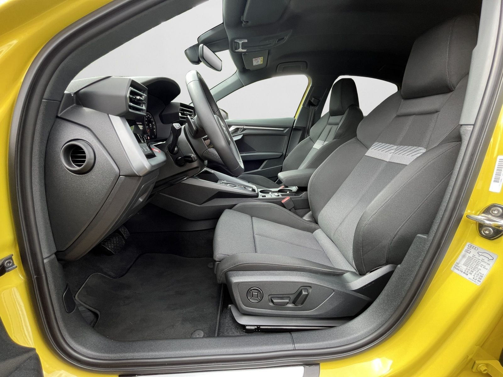 Audi A3 Limousine S line 30 TFSI S-TRONIC - Samsaru's Car Outlet