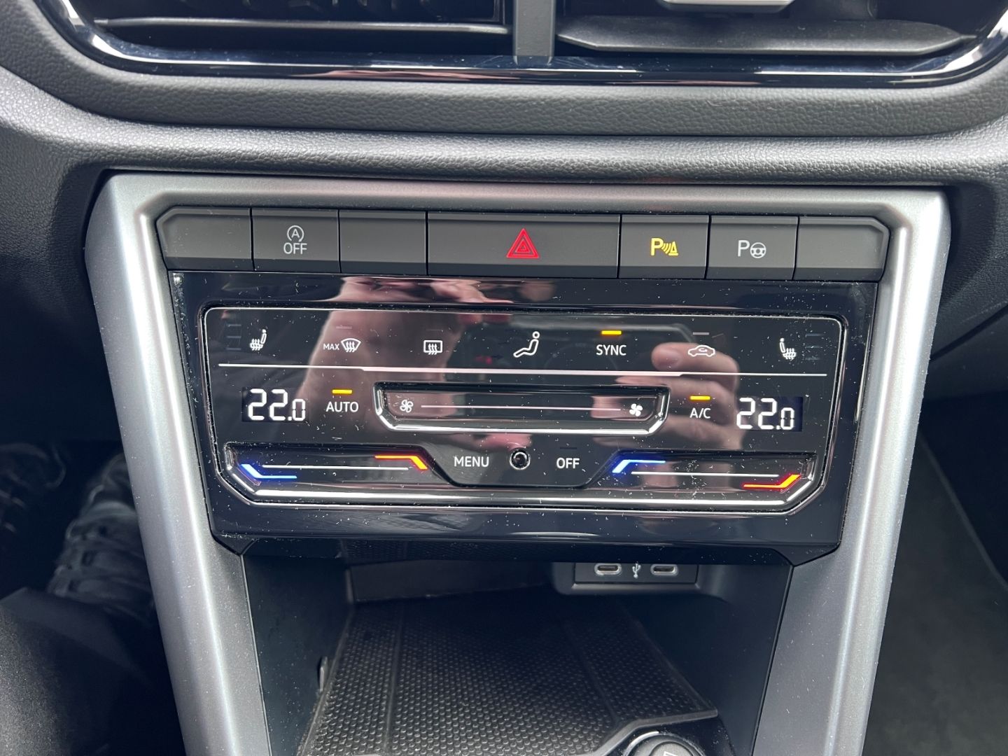 Volkswagen T-Roc 1.0TSI Life - Samsaru's Car Outlet