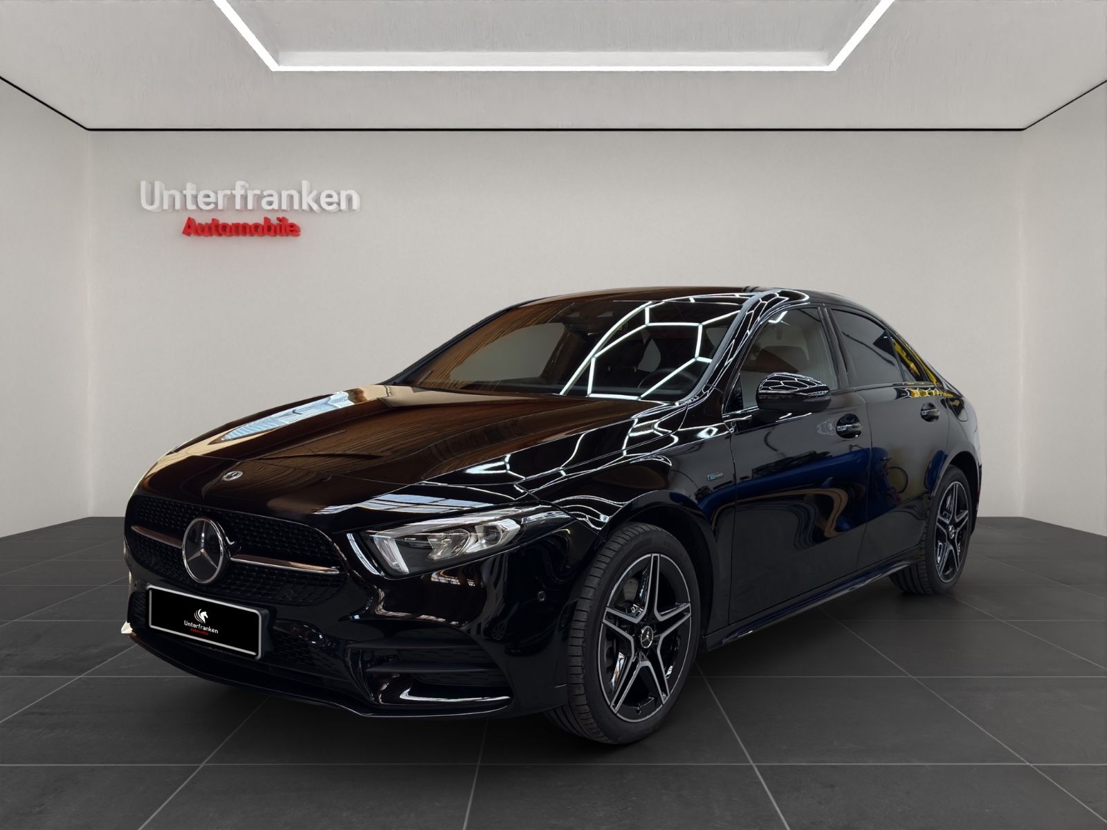 Mercedes-Benz A 250 e AMG LINE - Samsaru's Car Outlet