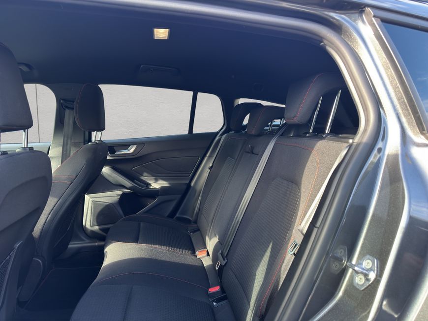 Ford Focus Turnier 1.0 EcoBoost Hybrid Aut. ST-LINE X