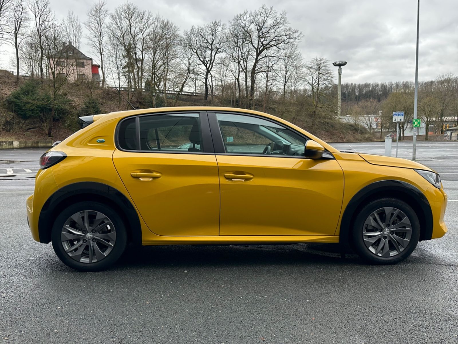 Peugeot e-208 Active Pack - Samsaru's Car Outlet