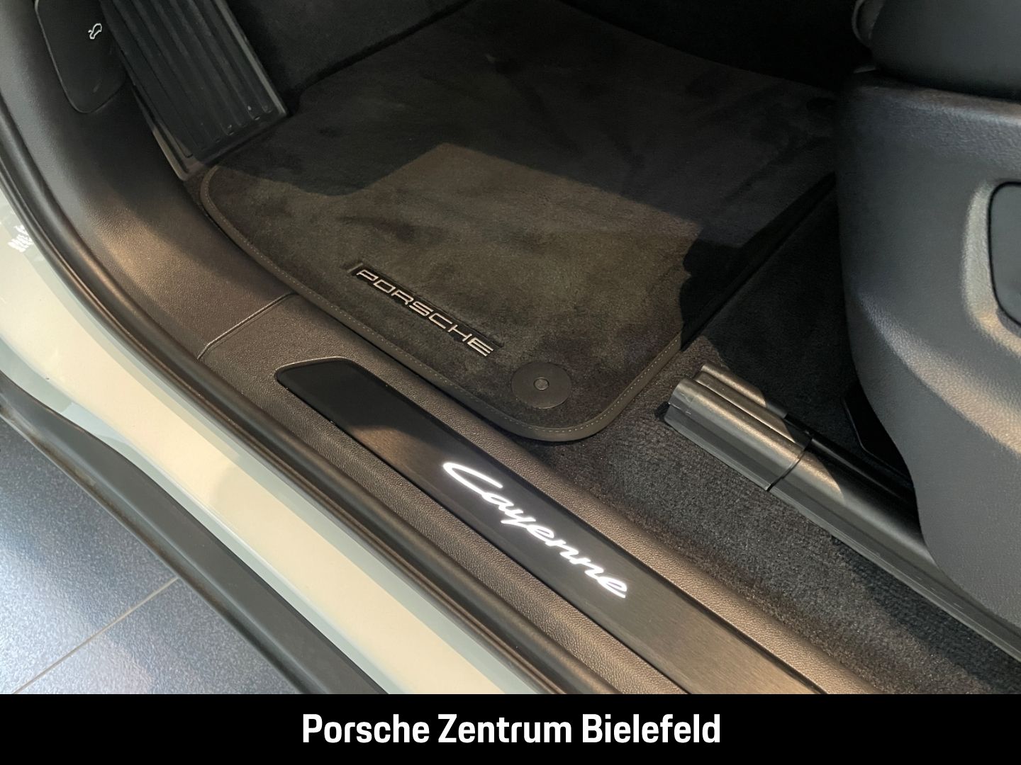 Porsche Cayenne E-Hybrid Panoramadach LED-Matrix BOSE