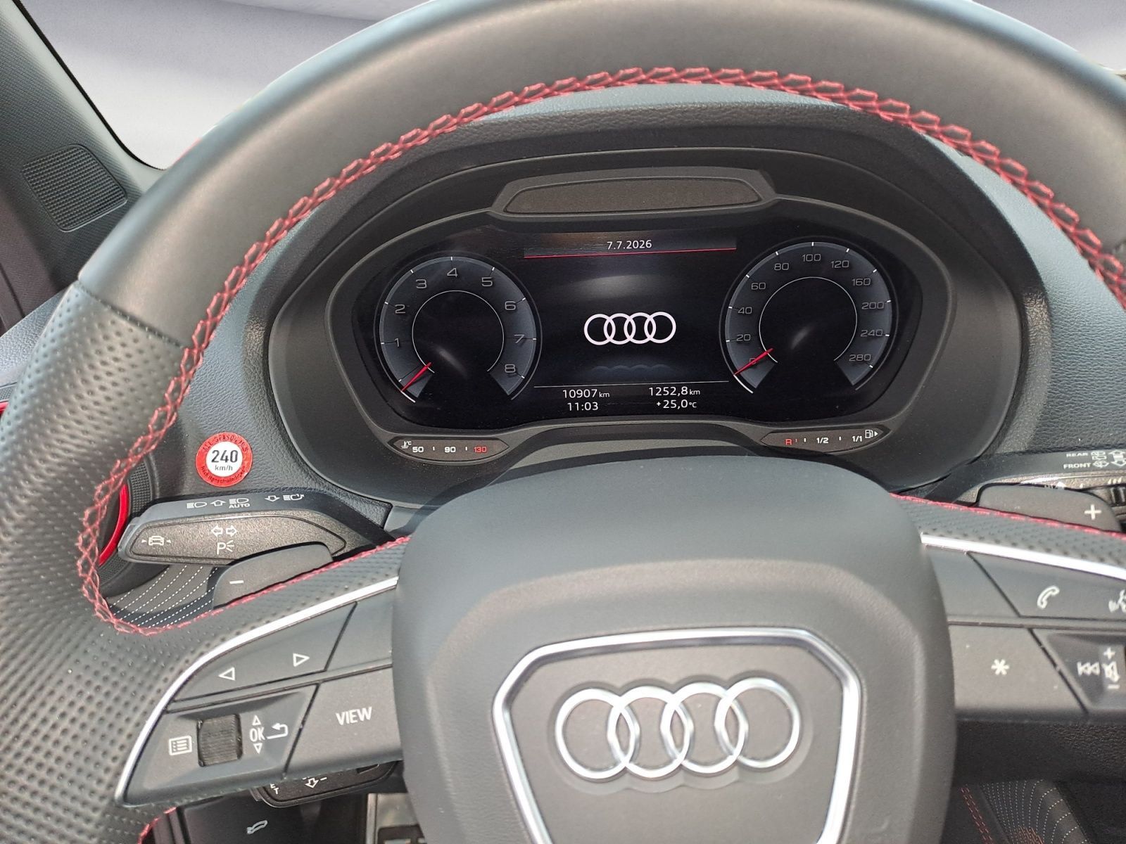 Audi Q2 S line 40 TFSI quattro *LED*AHK*PANO*