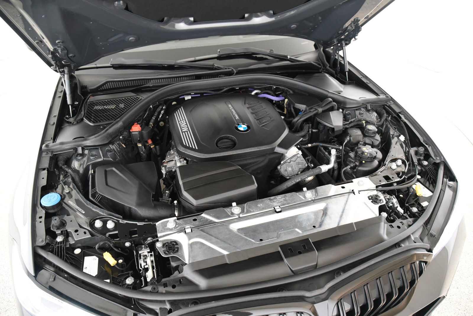 BMW 320d Touring xDrive M Sport - Samsaru's Car Outlet