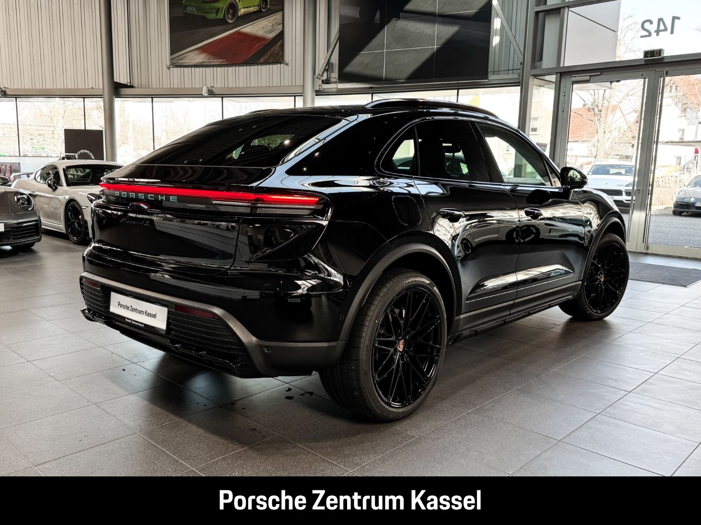 Porsche Macan Electric 4S