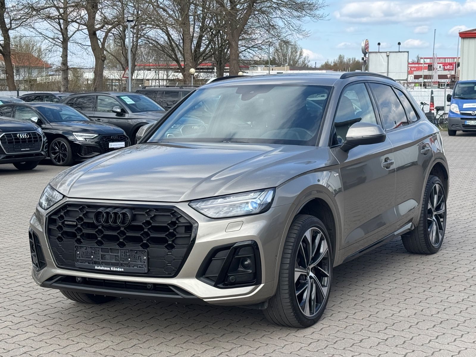 Audi Q5 40 TDI quattro S line - Samsaru's Car Outlet