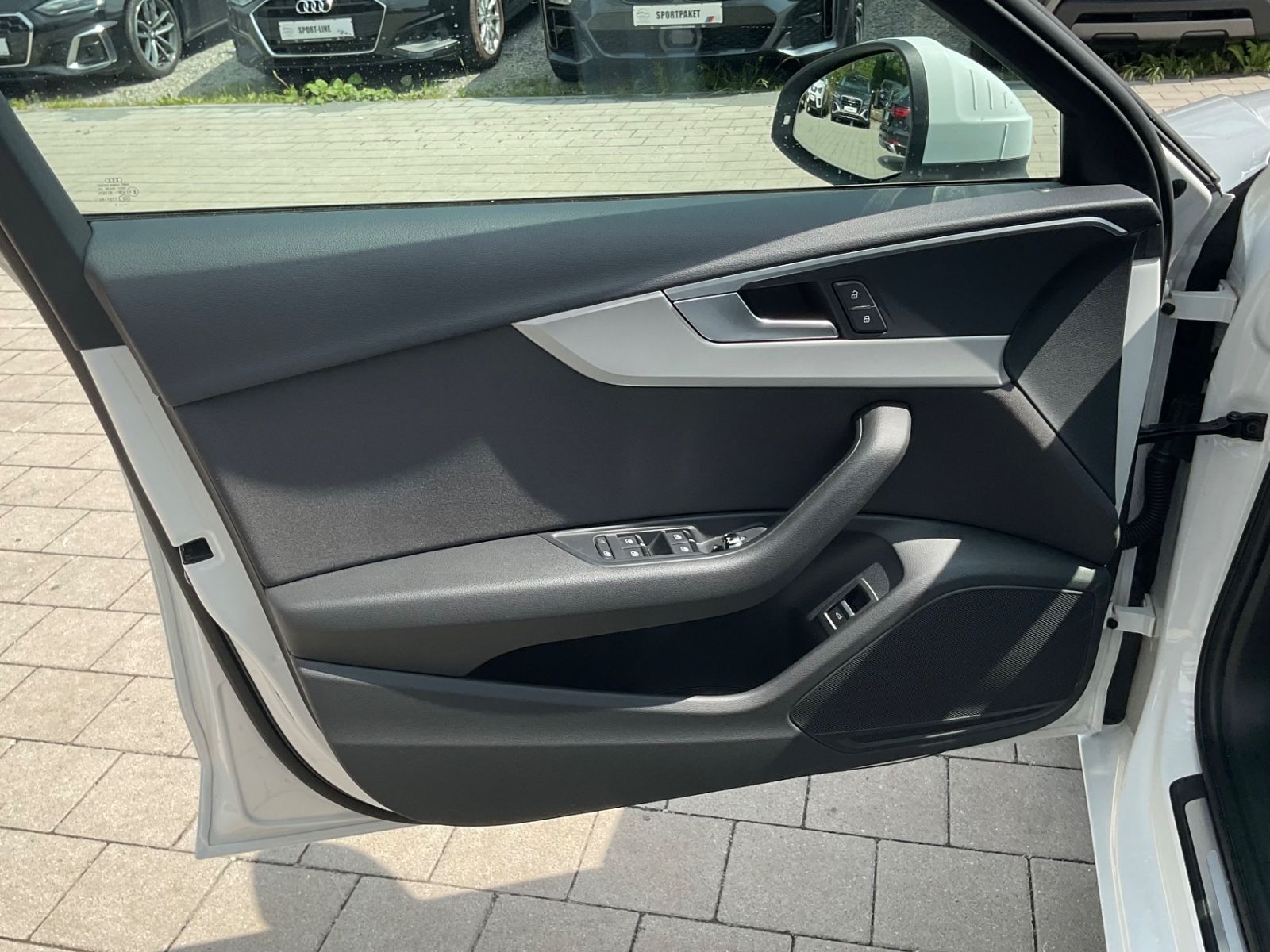 Audi A4 Avant 35 TFSI S-tronic - Samsaru's Car Outlet