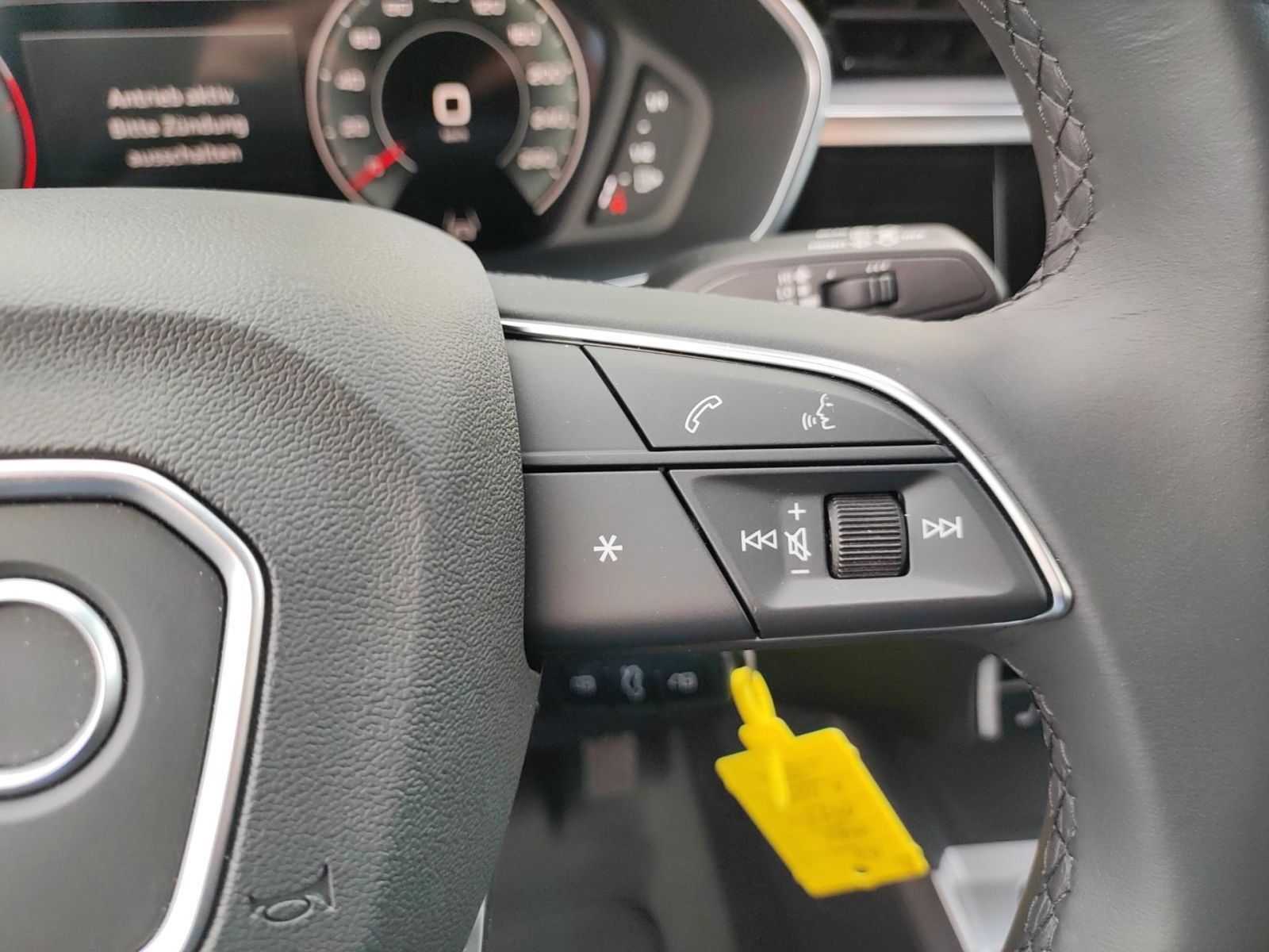 Audi Q3 35 TDI qu. S tronic - Samsaru's Car Outlet