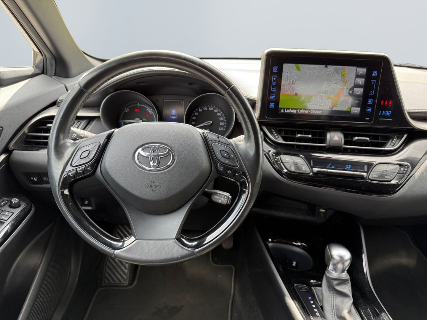 Toyota C-HR 1.8 Hybrid Club - Samsaru's Car Outlet