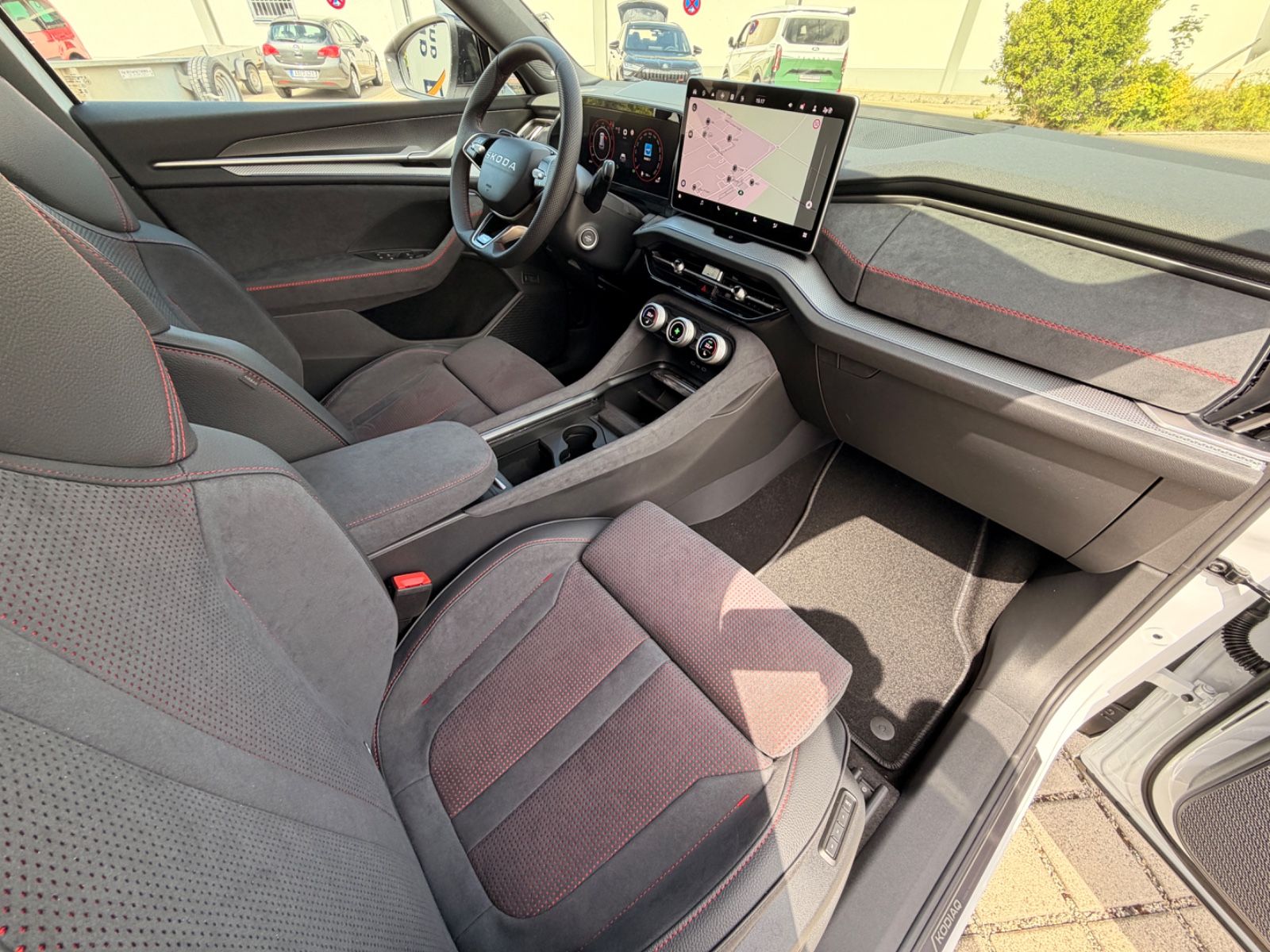 Skoda Kodiaq 2.0 TSI 195 kW 4x4 RS 20Z*AHK*HUD*ACC*DCC