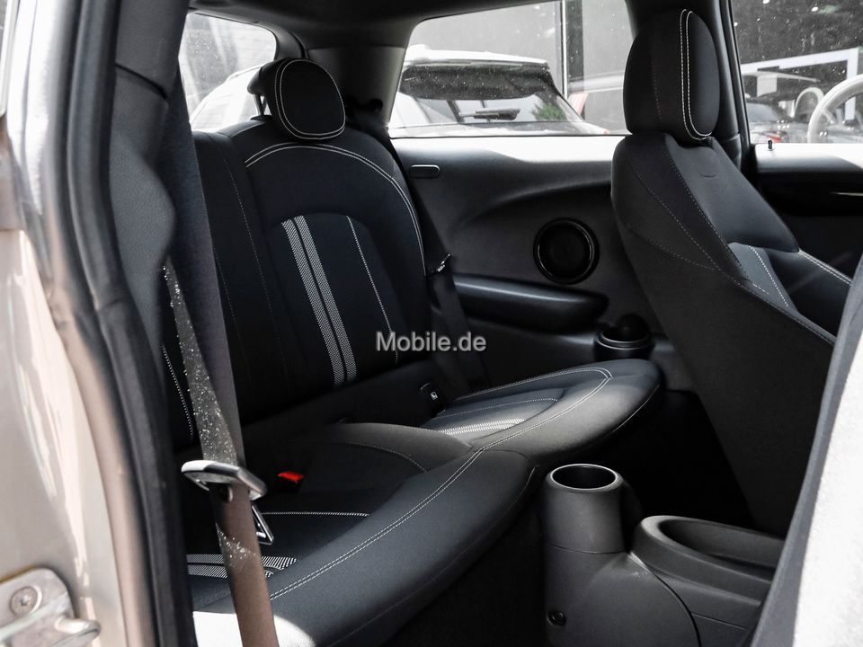 MINI COOPER SE Cooper SE Essential - Samsaru's Car Outlet
