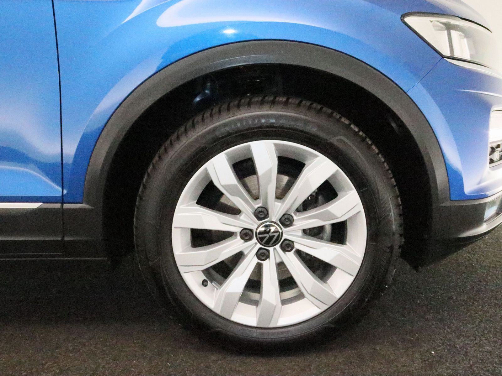 Volkswagen T-Roc 1.5 TSI Sport - Samsaru's Car Outlet