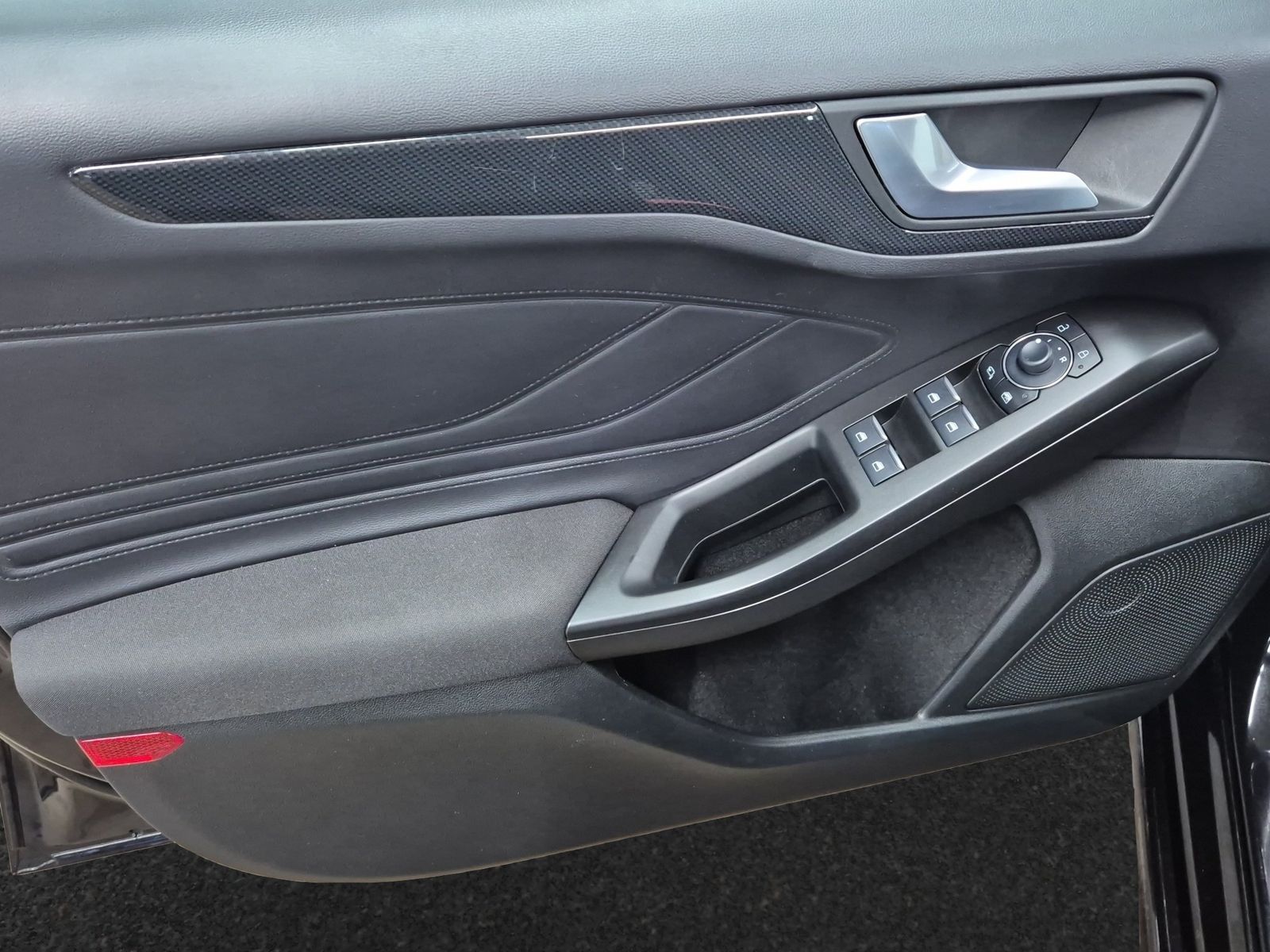 Ford Focus ST-Line X Turnier Aut.*AHK*ACC*HUD*KAM*NAV