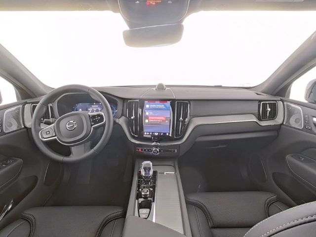 Volvo XC60 Black Edition Ultra T6 21''LM AHK Luftf B&W