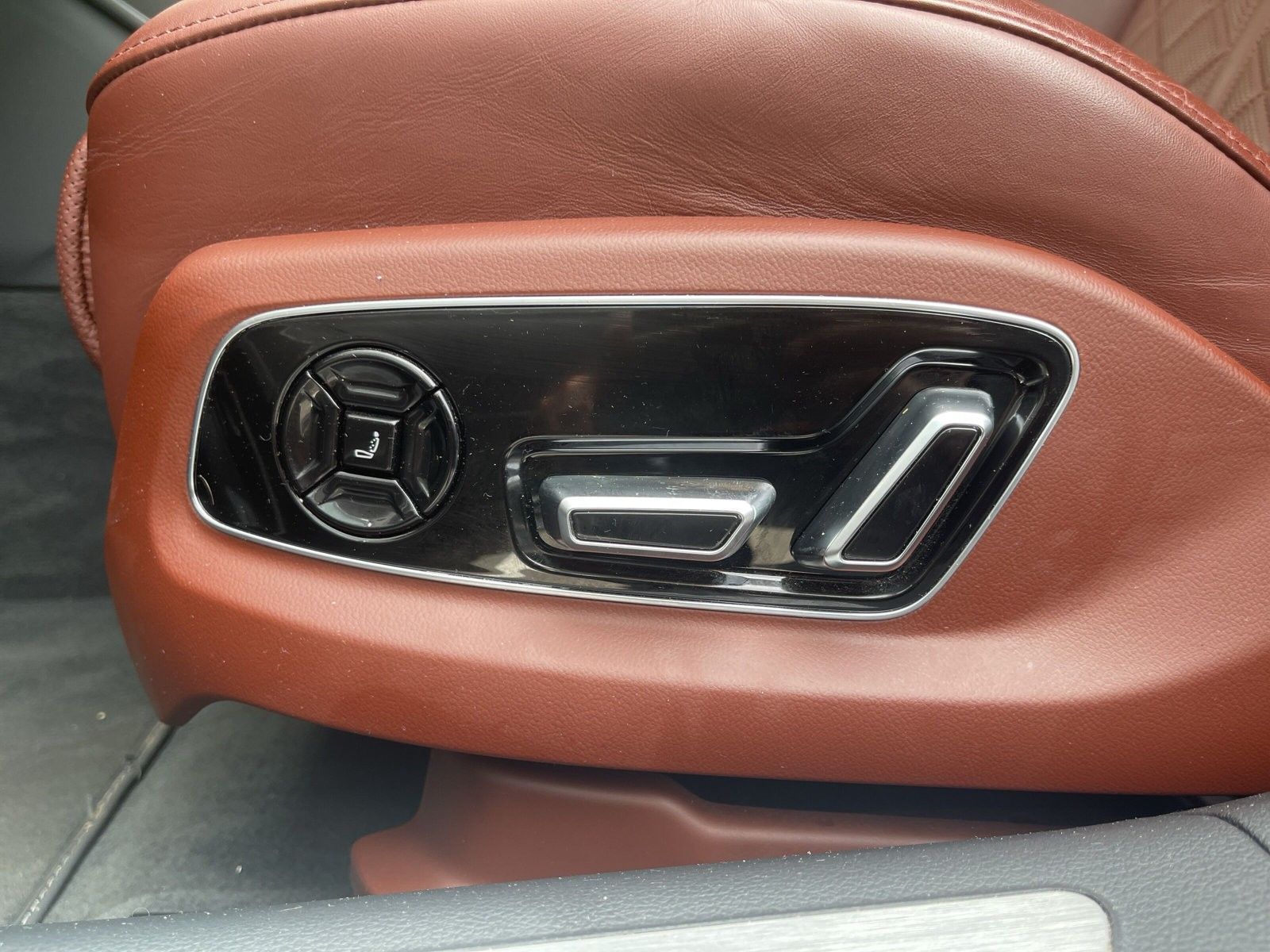Audi A8 50 TDI quattro - Samsaru's Car Outlet