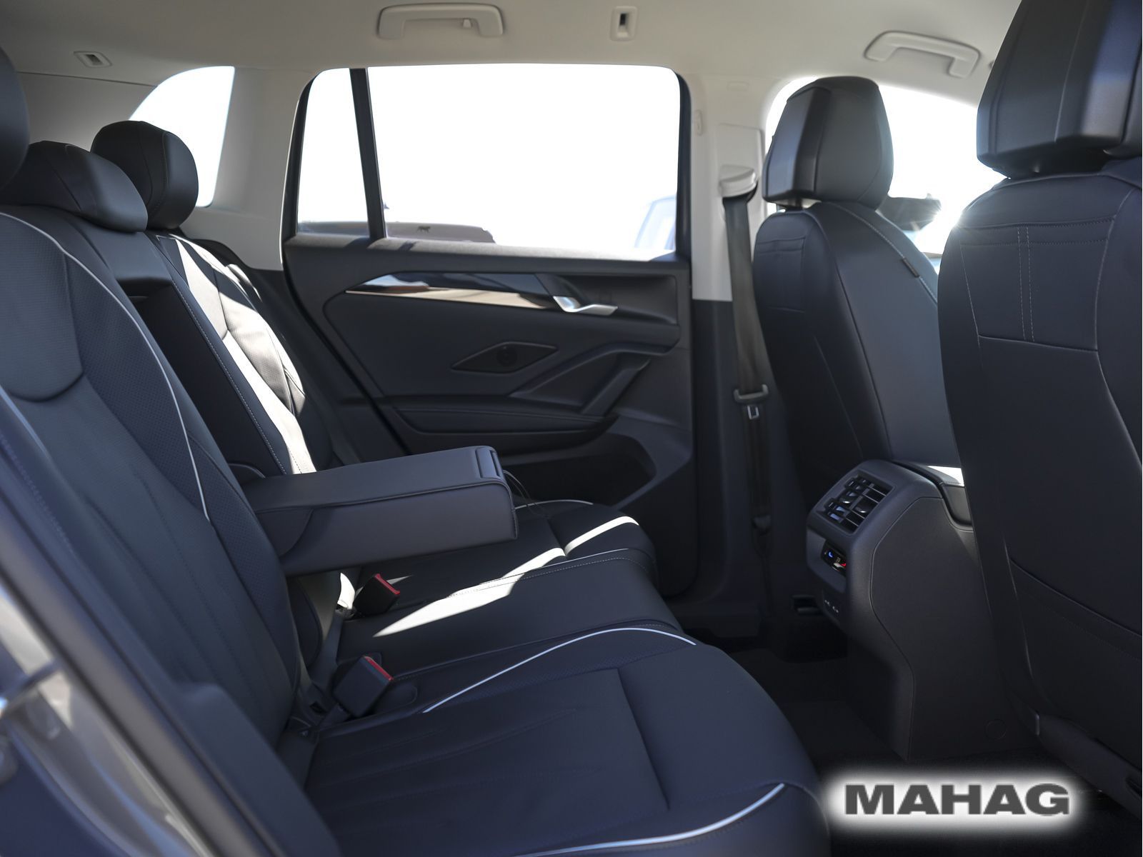Volkswagen Tiguan Elegance 2,0 TDI 4motion AHK ACC DCC IQ.L