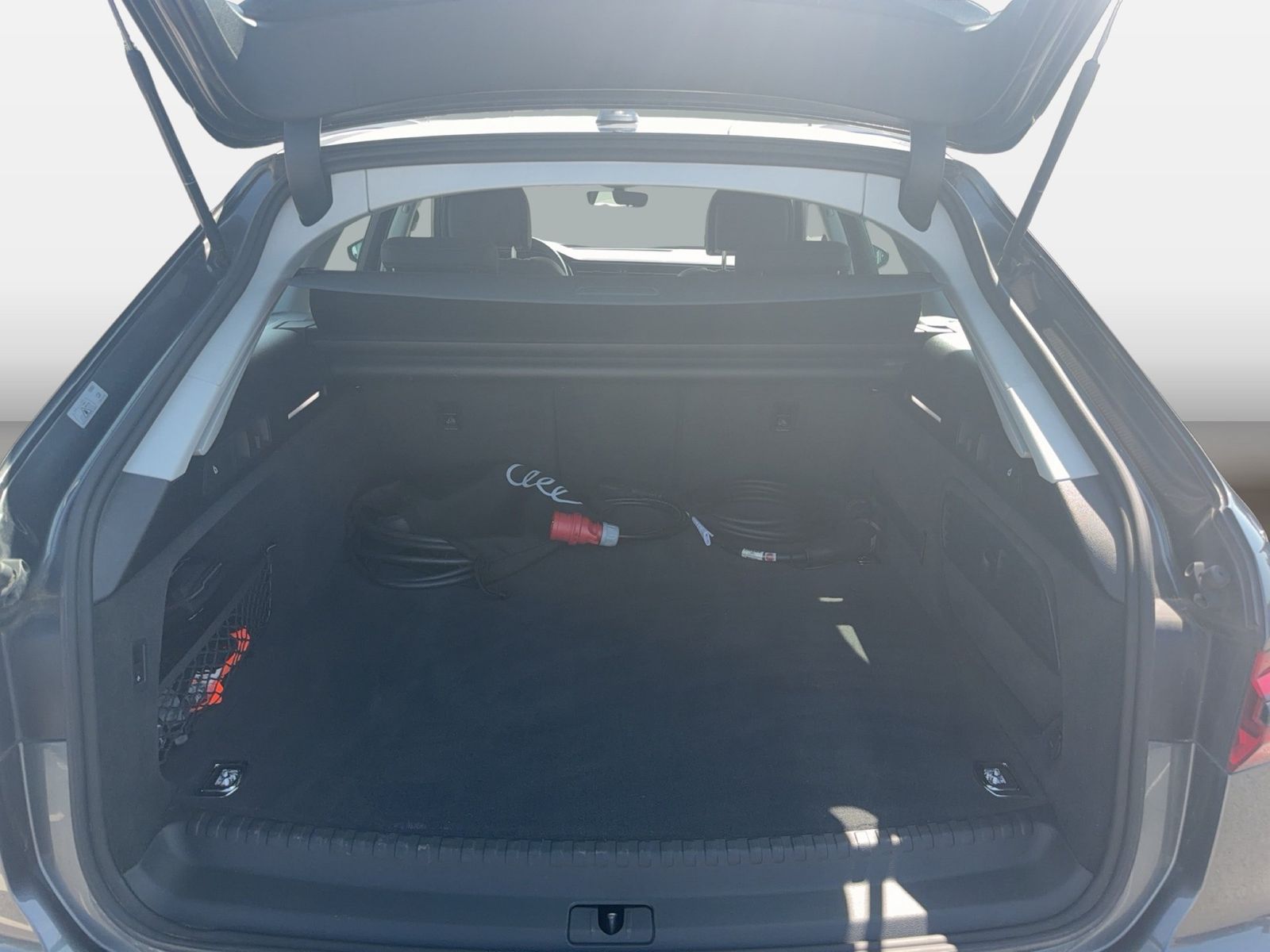 Audi A6 Avant 55 TFSI e quattro S tronic S line AHK