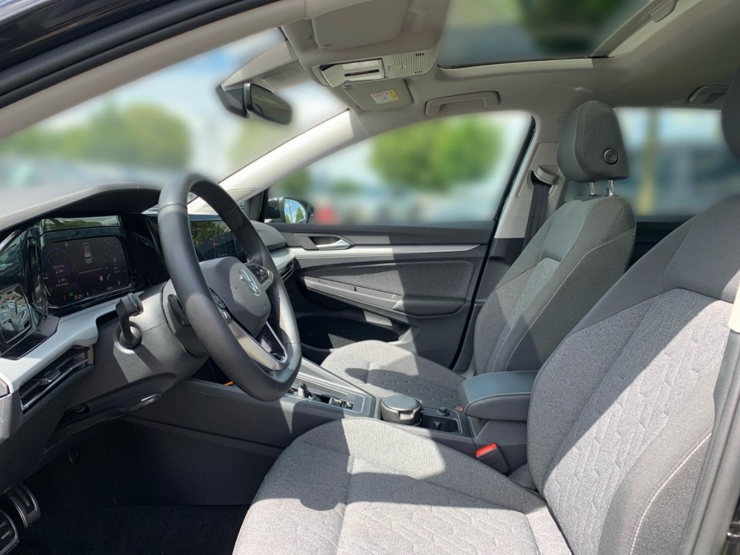Volkswagen Golf 8 VIII Move 2.0 TDI - Samsaru's Car Outlet