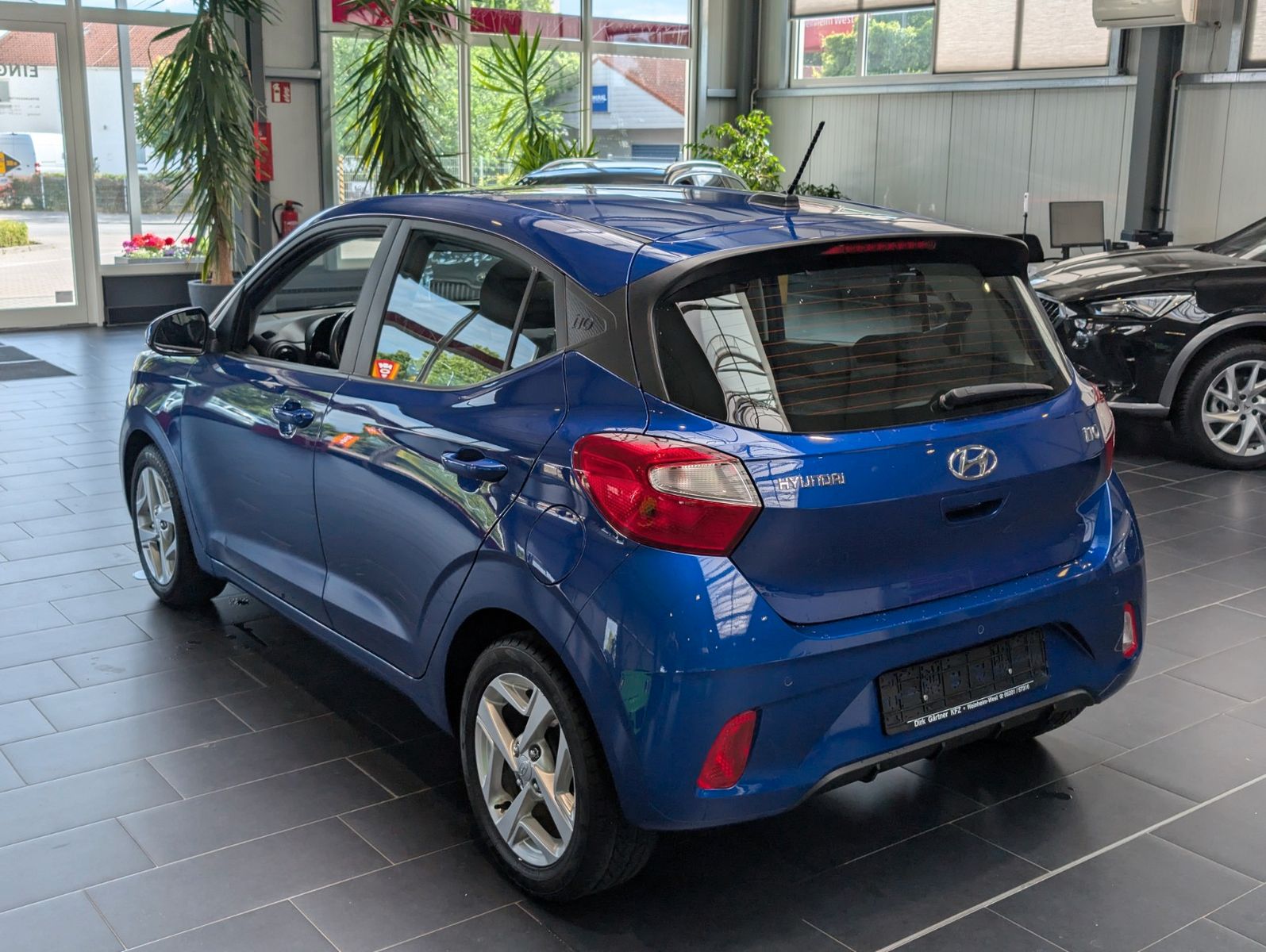 Hyundai i10 Trend - Samsaru's Car Outlet