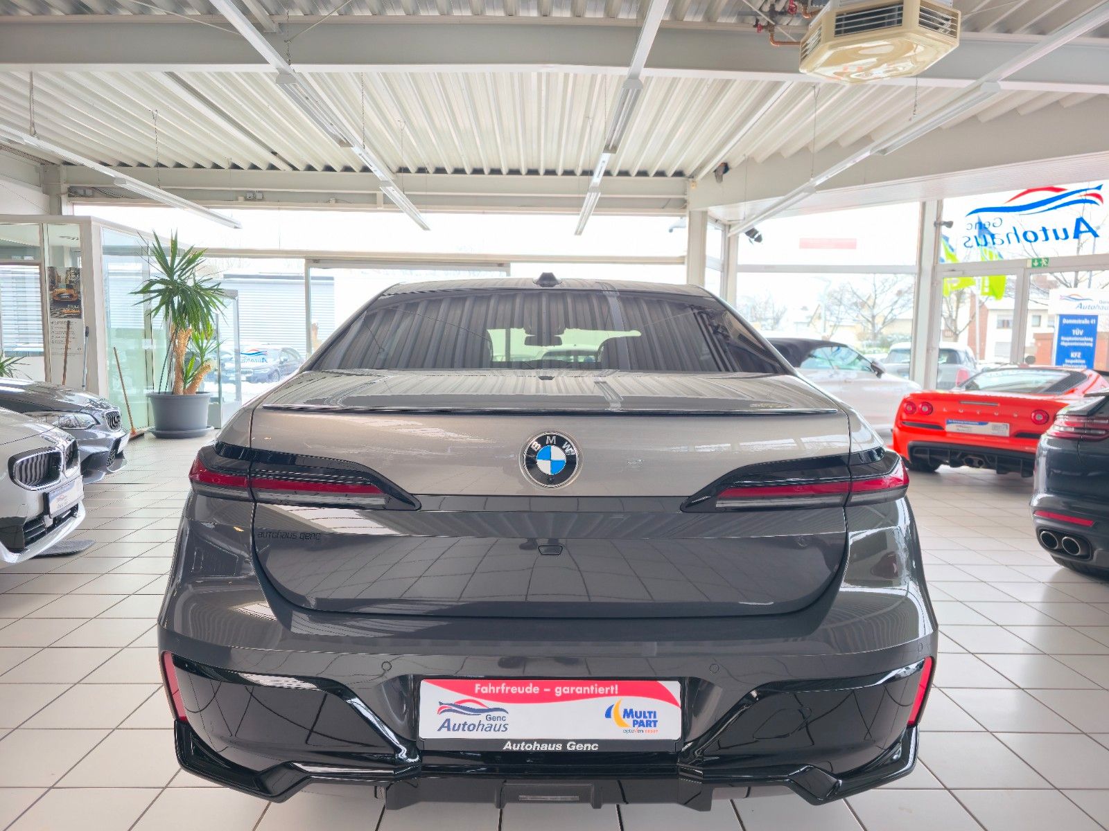 BMW 740d xDrive M Sport Fond Entertaiment B&W Sound