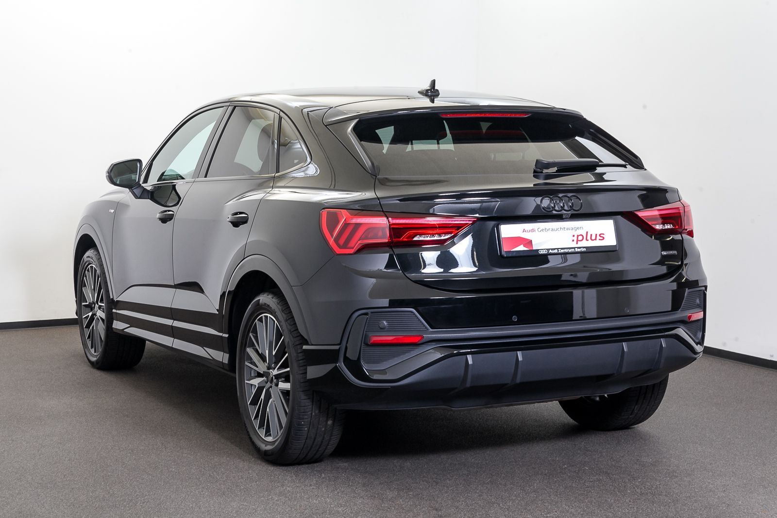 Audi Q3 Sportback S line 40 TFSI qu. S tr. - Samsaru's Car Outlet