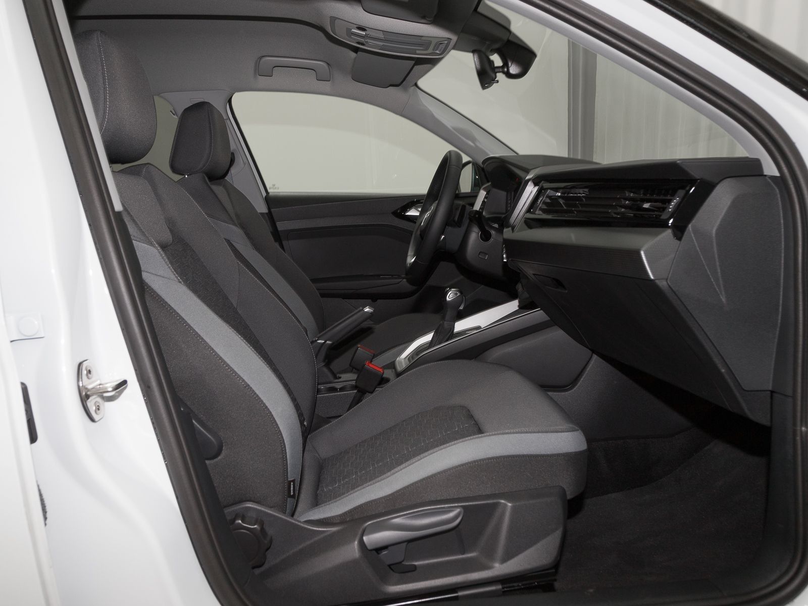 Audi A1 Sportback 25 TFSI S LINE - Samsaru's Car Outlet