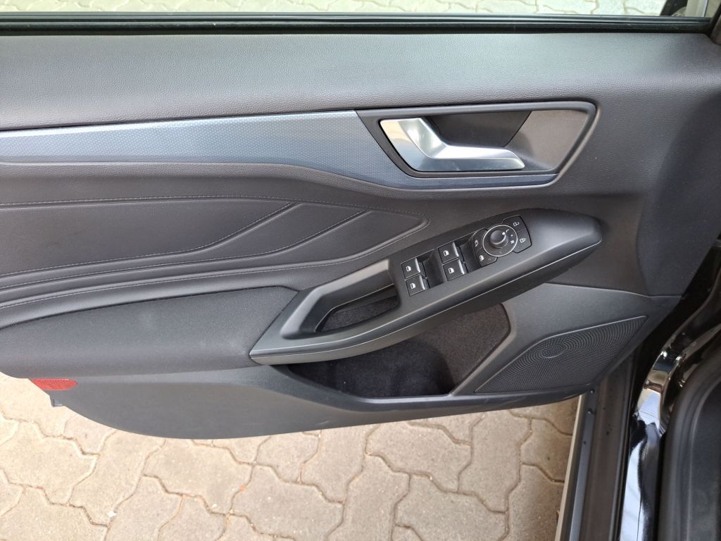 Ford Focus Turnier 1.0 EcoBoost Hybrid Aut. ACTIVE X