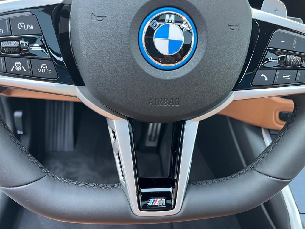BMW 330e Touring xDrive M Sport AHK+ACC+Inno+Pano+