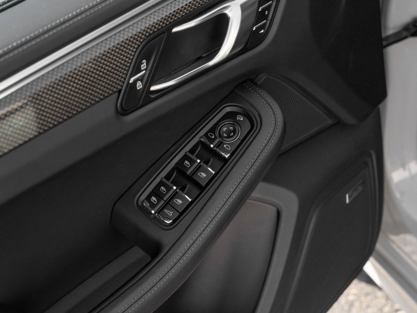 Porsche Macan GTS 21-Zoll AHK BOSE Pano Luft 18-Wege