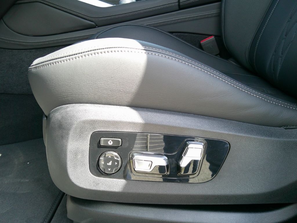 BMW X6 xDrive40d M Sport Pro AHK PanoGD Massage Voll