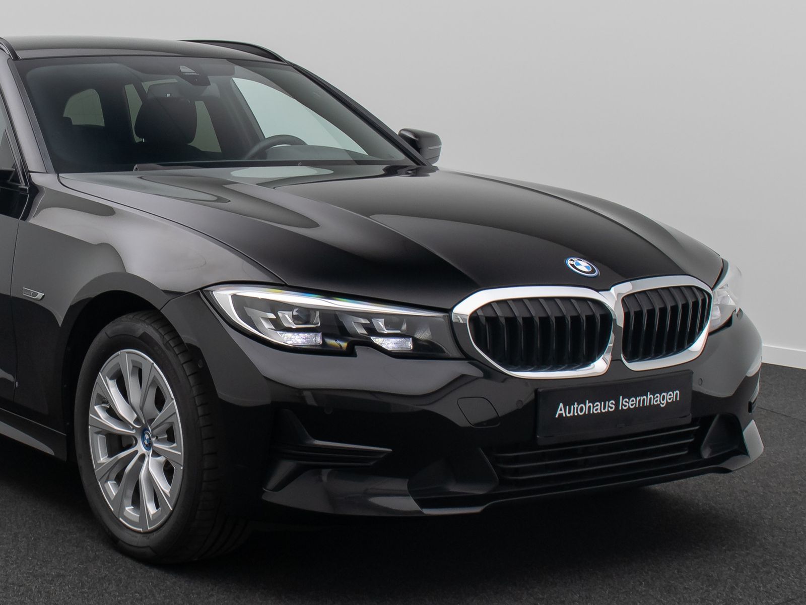 BMW 320e - Samsaru's Car Outlet